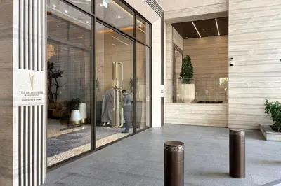a store front with glass doors with a mannequin in the window at Blueground The Palm Jumeirah jacuzzi nr Atlantis DXB-1720 in Dubai