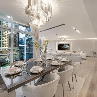 Skyline Views with Waterfront & Marina Walk - 3 BDR Apartment