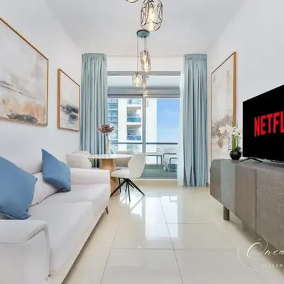 Cool 1BR with Balcony in Marina