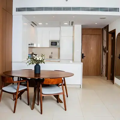 Luxury 1 Bedroom Canalfront Apartment with Burj Khalifa Views from Resort-Style Pool - Walk to Jumeirah Beach