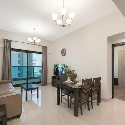Spacious apt City view Gym and pool
