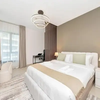 Royal Vista - Upscale 1BR with Workstation at 29 Boulevard Tower
