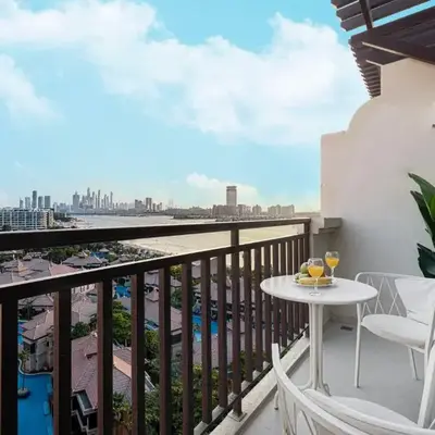 Luxe Royal Amwaj Palm Jumeirah Beach Access