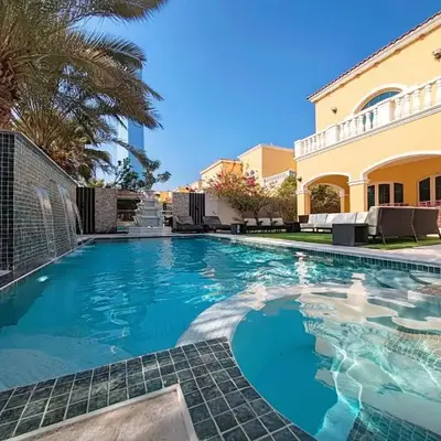Luxury 7BD Pool villa in Marina