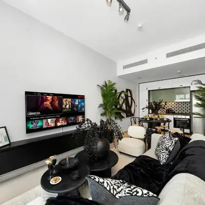 Modern 2 Bed in Dubai Hills Near Mall & Park