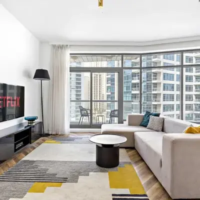 VayK - Exquisite 2BR with Panoramic Marina View