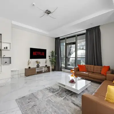 Vayk - Spacious and Vibrant 2BR Apartment in Business Bay