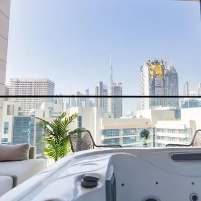 Luxury Studio - Private Jacuzzi & Burj Khalifa View