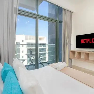 Chic Urban Studio l Poolside Living l Balcony