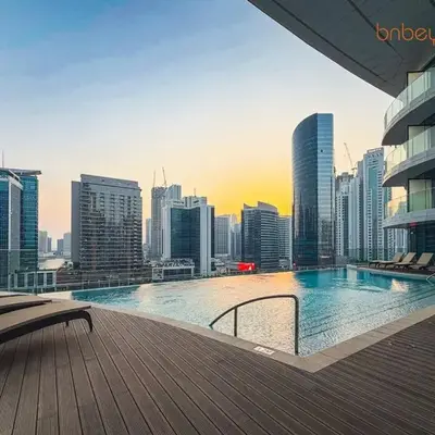 3BR Skyline Burj Panorama with Infinity Pool Vibes