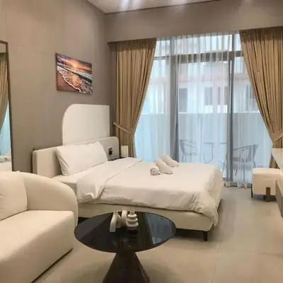 Luxury Furnished Studio with Alexa Automation JVC