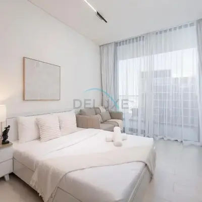 High-Floor Studio Overlooking the Community