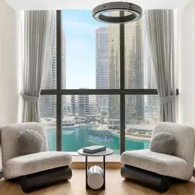 Modern 1BR by the Lake Near DMCC Metro Station
