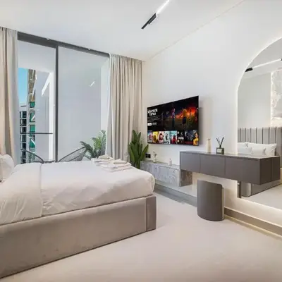 Restay Homes at Binghatti Azure - Great City Escape - Swimming Pool Access