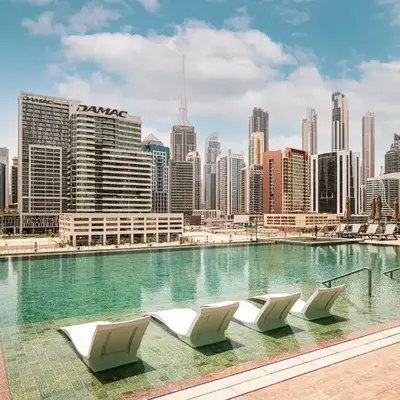 Waves - Chic Business Bay 1BR - Bright and Modern