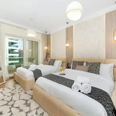 New Lux 3BR Apartment High Floor Prime Location BCOM