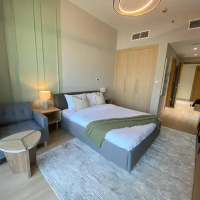 Bright and Stylish Studio - Azizi Aura