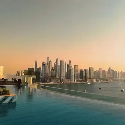 Infinity Pool & Private Beach 1BR Palm Jumeirah
