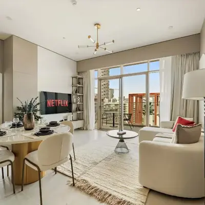 VayK - Contemporary One Bedroom Apartment in JVC