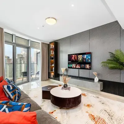 Luxurious 3-bedroom apartment downtown