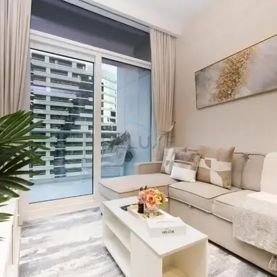1BR Facing Canal and City Views