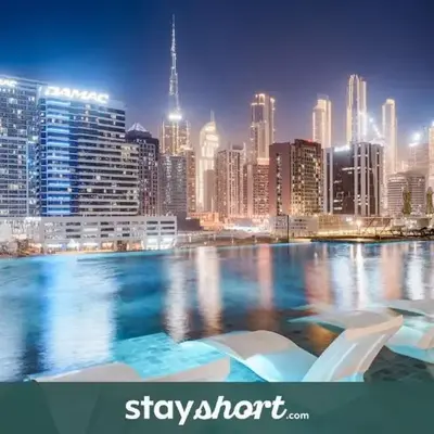 StayShort - 1 Bedroom Sleeps 2 with City Views in Business Bay
