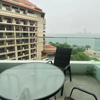 Ultra-Luxurious 1-Bedroom on the Palm featuring Exclusive Private Beach Access