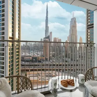 Stylish 4BR with Burj & Fountain View