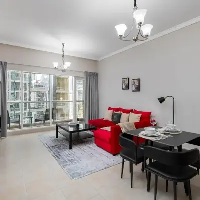 Maison Privee - Comfortable Downtown Apartment with City Skyline Vws