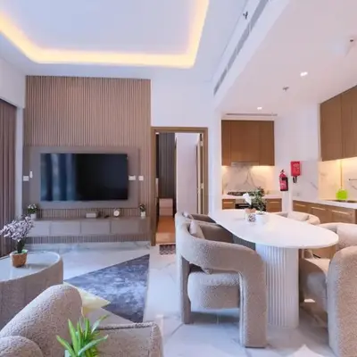 Modern 2BR Retreat Azizi Riviera 61 Square