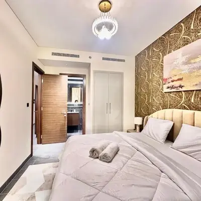 Modern Fully Furnished 1BR plus Study in Crest Tower B