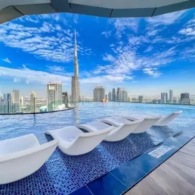Famous Sky Pool - Paramount Midtown - Dubai Skyline Views