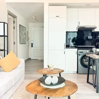 Stylish 1BDR Centrally Located for 4 Persons