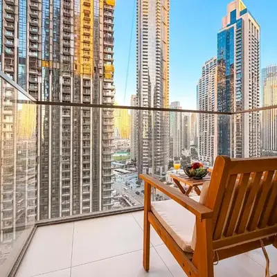 Burj Crown 3BR Skyline Retreat with Balcony
