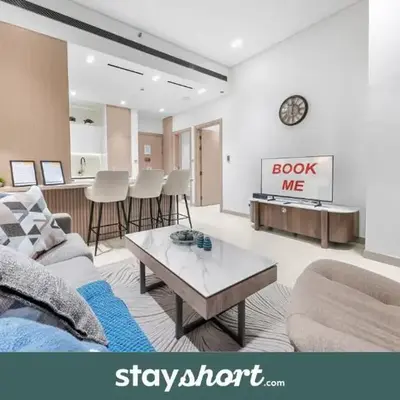 StayShort - Modern 1 Bedroom with Private Jacuzzi in JVC that Sleeps 2