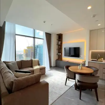 Curated High-Floor 1BR Water View Peninsula 1