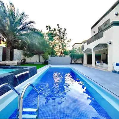 Royal Palazzo with private Pool and BBQ on Marina