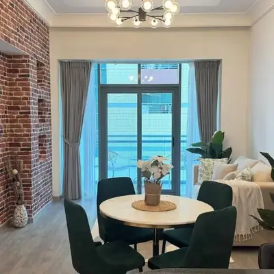 1BDR Large Living Room Nearby Metro