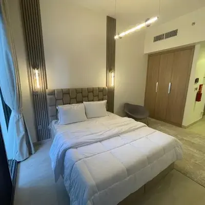 Quiet Studio in Azizi 18-Ideal for Work & Leisure