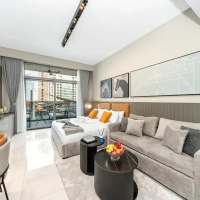 Cozy Studio with Balcony I Near Dubai Mall & Downtown