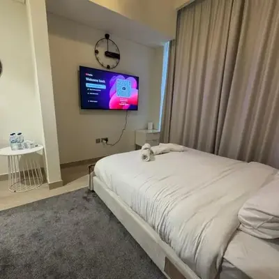 Iconic Studio in Azizi 48 with Pool and Gym