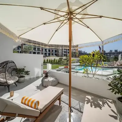 1BR Sunlit Modern Retreat with Private Sunbeds