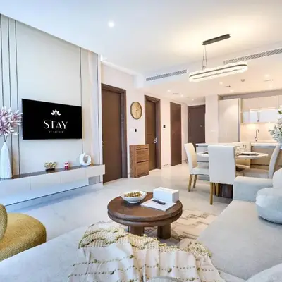 STAY BY LATINEM Luxury 1BR Holiday Home CVG2403 Near Downtown