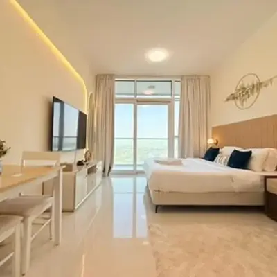 Mahenti - Stunning Golf View Studio in Damac Hills