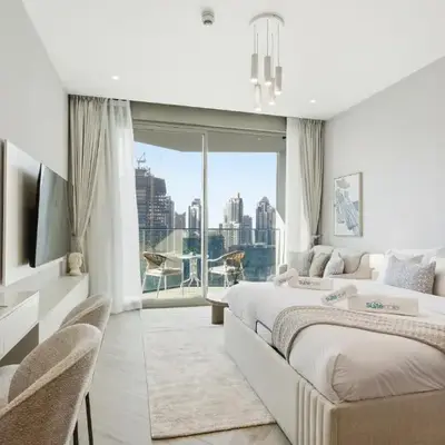 Upscale Studio with Peninsula Lifestyle