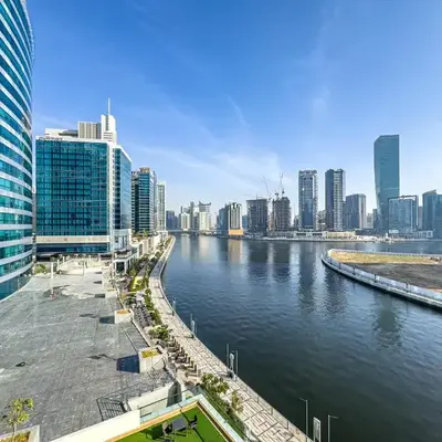 Ultra-Luxe Breathtaking Canal Views l Business Bay