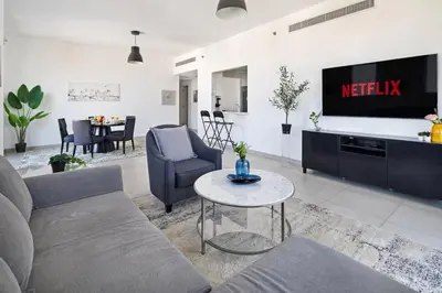 Gallery image of Bella Elite Homes Skyline High-Floor 2BR Burj View Walk to Beach in Dubai