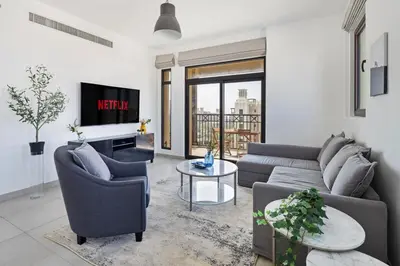 Gallery image of Bella Elite Homes Skyline High-Floor 2BR Burj View Walk to Beach in Dubai