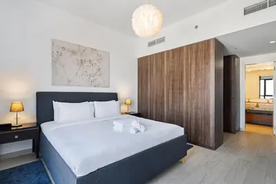 Gallery image of Bella Elite Homes Skyline High-Floor 2BR Burj View Walk to Beach in Dubai