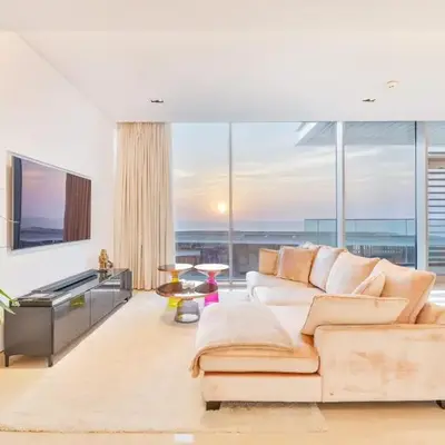 Posh 2 BR Oceanfront Apt in the Heart of Bluewaters Island